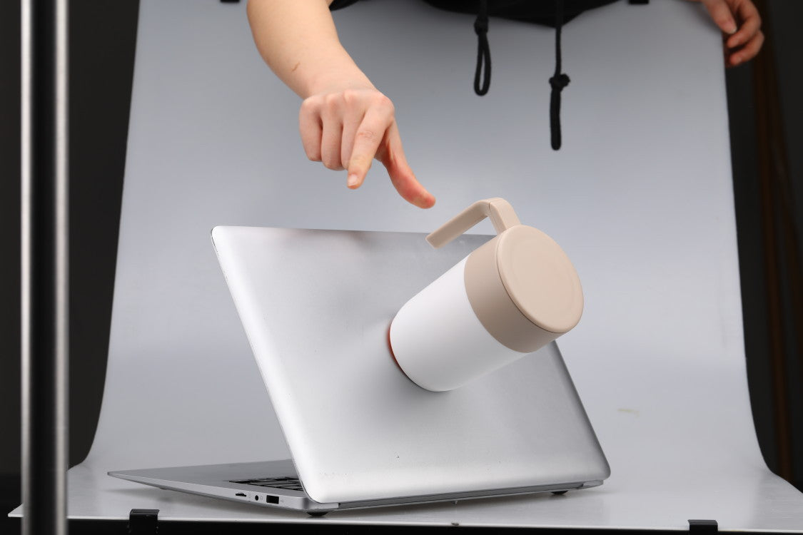 Coffee brewing cup with filter